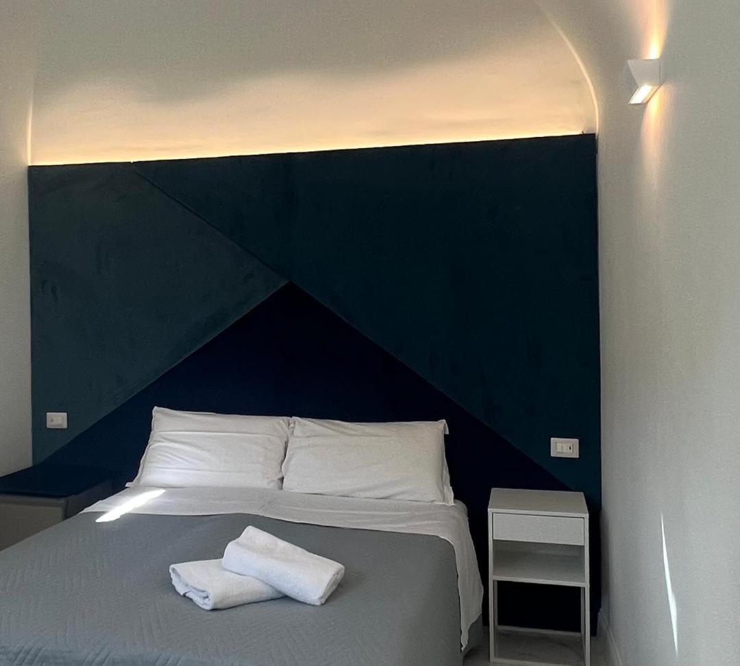 Motta Palace Apartments & Rooms Motta Sant'Anastasia Eksteriør billede